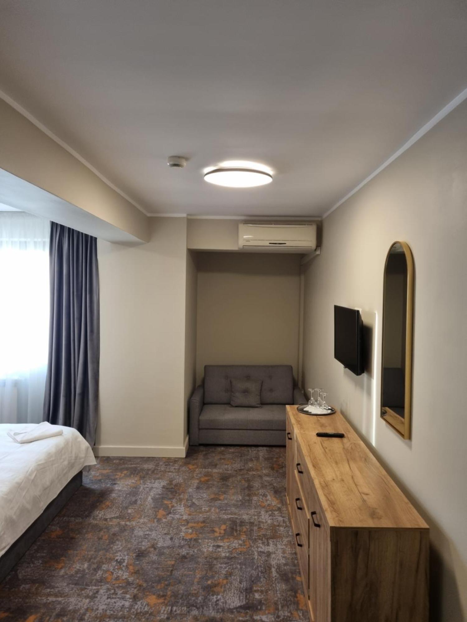 Hotel City Тулча Екстериор снимка
