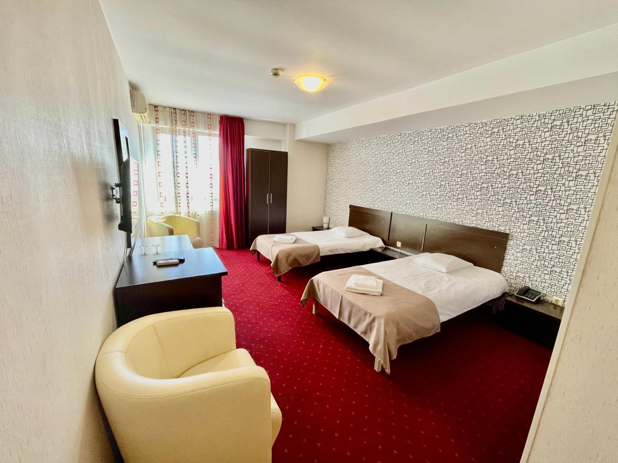 Hotel City Тулча Екстериор снимка