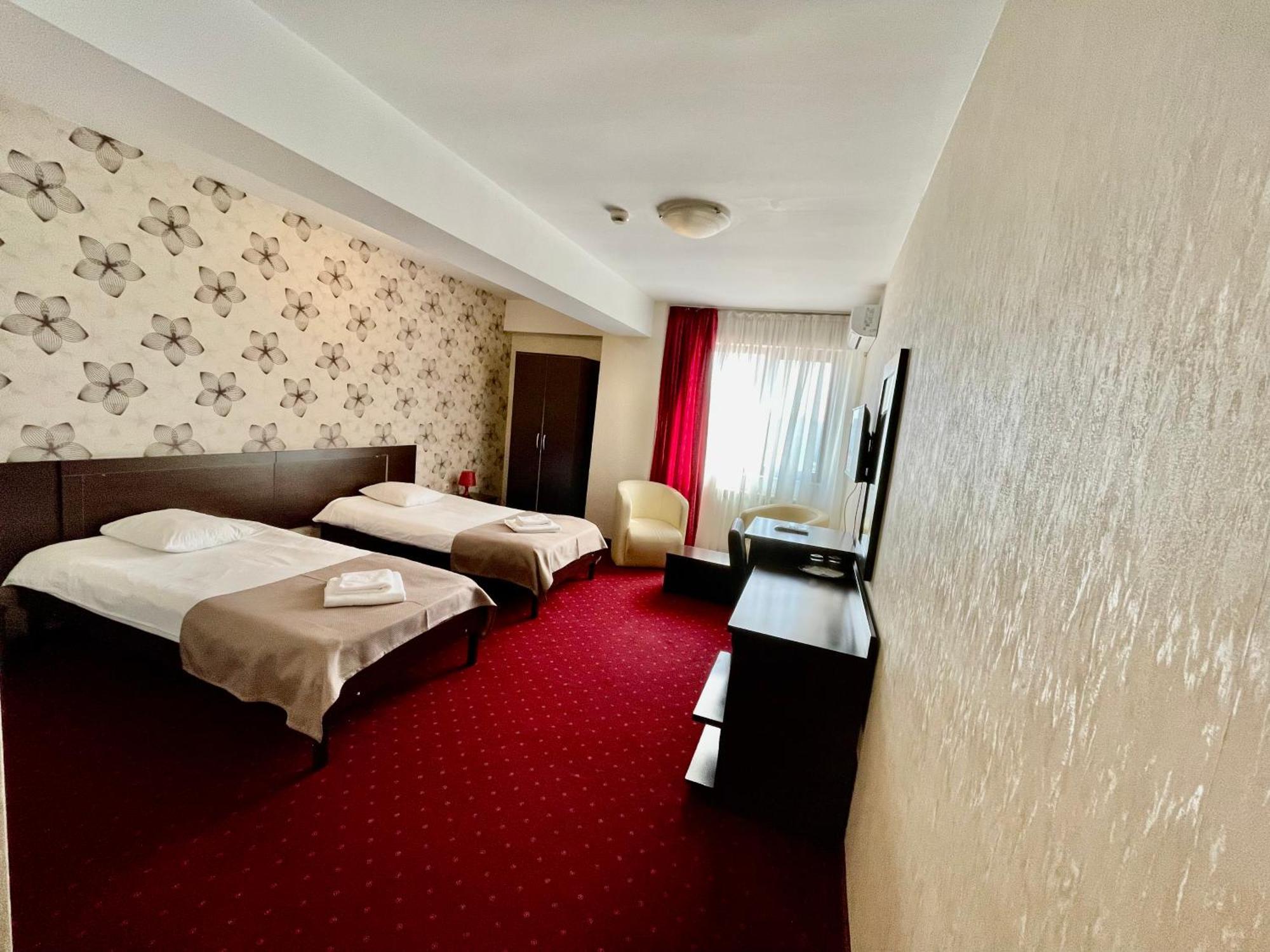 Hotel City Тулча Екстериор снимка