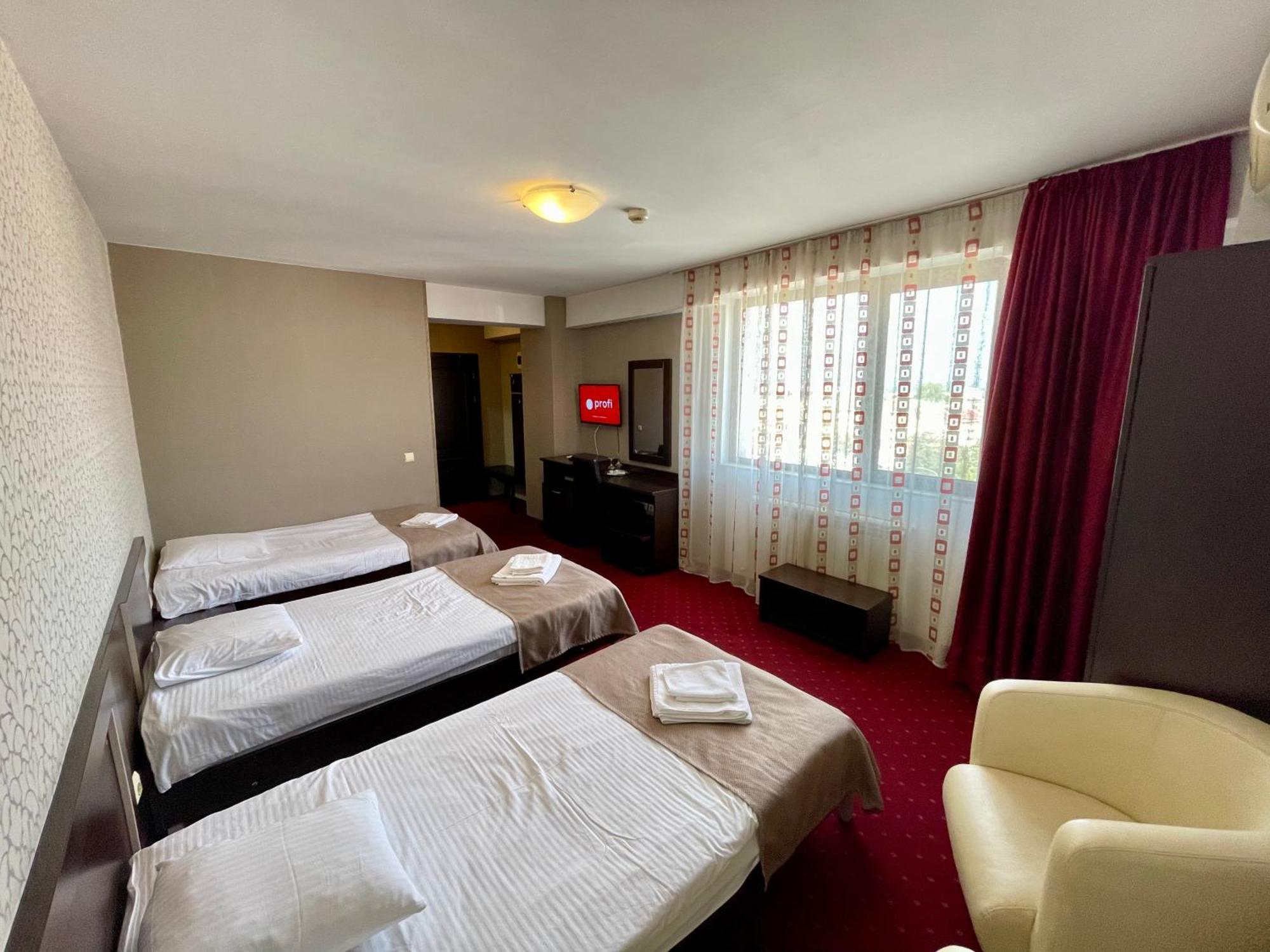 Hotel City Тулча Екстериор снимка
