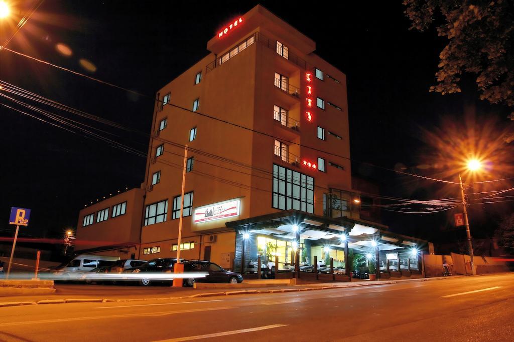 Hotel City Тулча Екстериор снимка